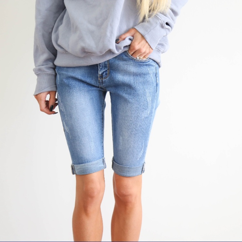 5 for $25 Sun washed faded denim jean shorts. Closet staple